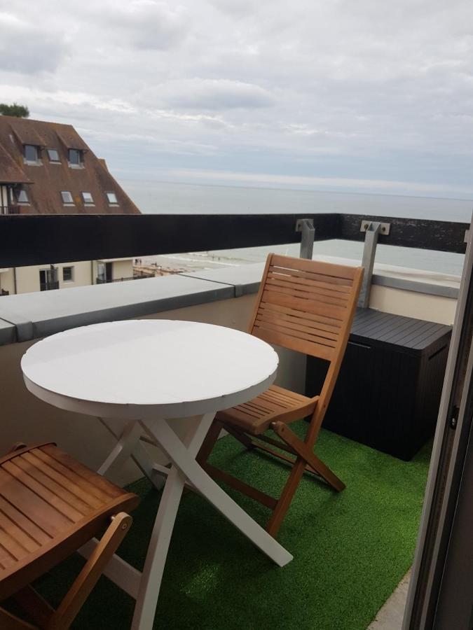 Appartement Liza 2 Pieces Vue Mer A Cabourg Exteriör bild